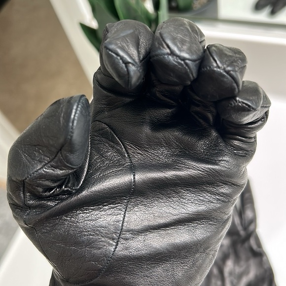 Coach Horse and Carriage Leather Tech Gloves - Picture 6 of 9